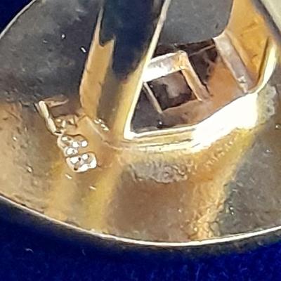 Men's tie clip and cuff links