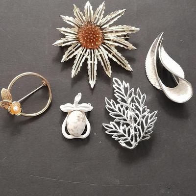 Fashion Jewlery Brooches and pins