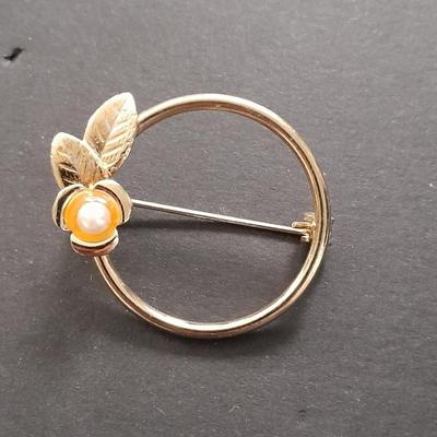Fashion Jewlery Brooches and pins