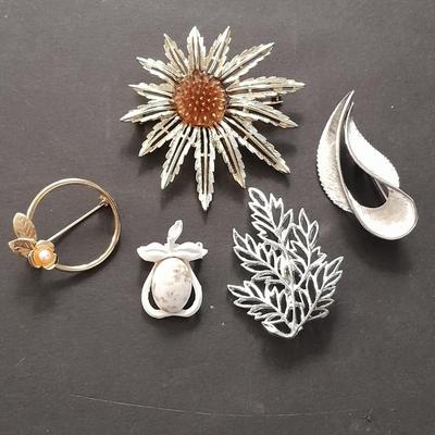 Fashion Jewlery Brooches and pins