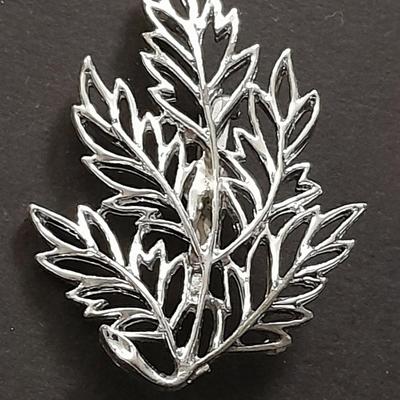 Fashion Jewlery Brooches and pins