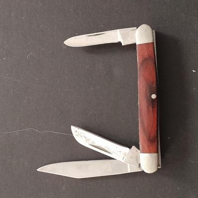 Men's cuff links pocketknife and necklace