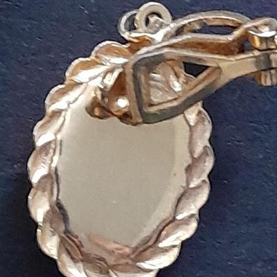 Cameo necklace with matching earings, and more