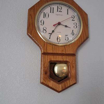 Ingraham wall clock with two metal candle sconces