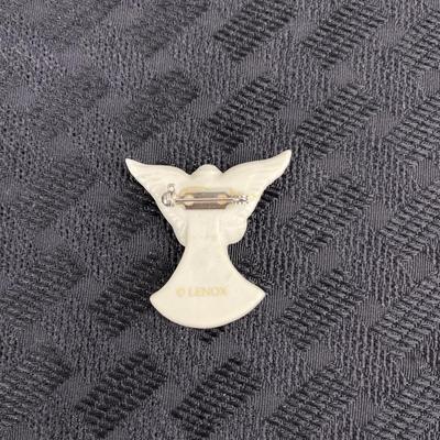 Vintage Celtic Angelic Figure Star Brooch by Lenox E28