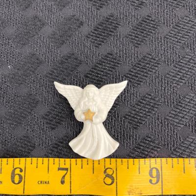 Vintage Celtic Angelic Figure Star Brooch by Lenox E28