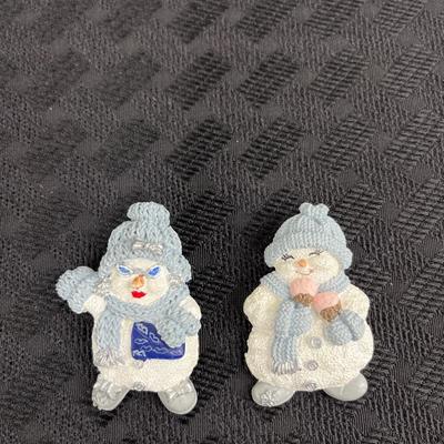 Pair 2002 snow buddies by encore