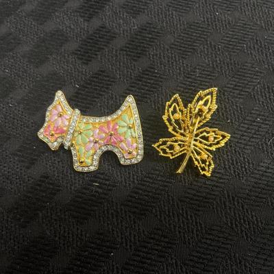 Vintage gold tone pin
