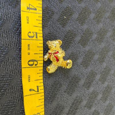 VTG Avon Teddy Bear Red Bow Rhinestone Eyes Animal Toy Gold Tone Lapel Pin