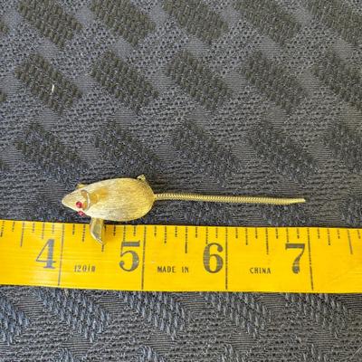 Vintage gold tone mouse with red crystal eyes brooch