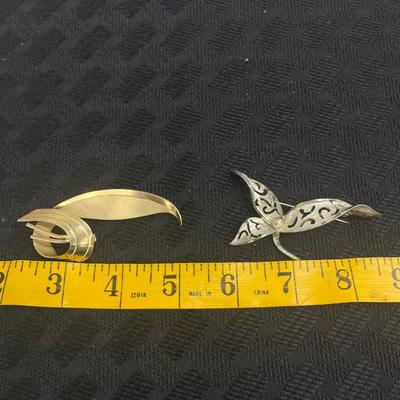 Vintage flower brooches