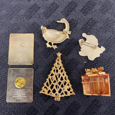 Vintage Christmas pins
