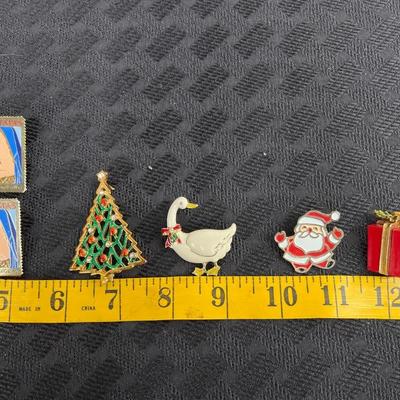 Vintage Christmas pins