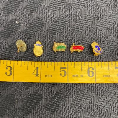 Choir pins