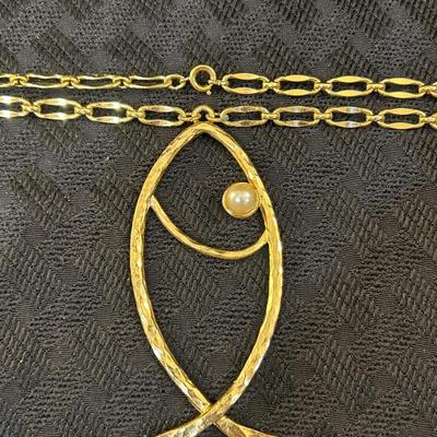 1970s Napier Fish Pendant Statement Necklace Gold Tone with Faux Pearl Eye and Chain Vintage Signed Designer Jewelry