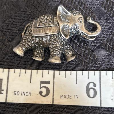 Adorable Elephant Brooch Vintage Lapel Pin