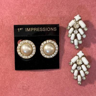 Pair Vintage Clip On Earrings
