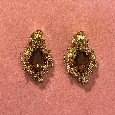Vintage PANETTA Faux Amethyst MOD BRUTALIST Dangle Drop Clip EARRINGS Gold Tone