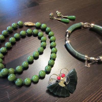 Vintage Chinese Green Jade Necklace Bracelet Earring Brooch SET w/Original Box