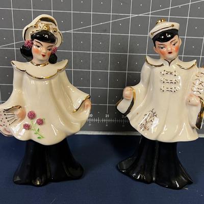 2 Asian Figurines 