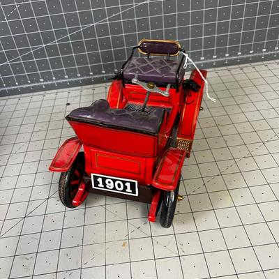 Battery Operated Car - Tin Litho 