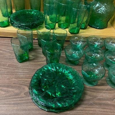 Super Deluxe GREEN Glassware: Tumblers, Ice Tea, Dessert Plates AWESOME!!