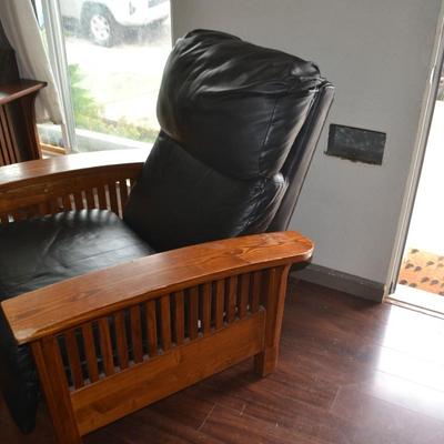 LOT 6. MISSION STYLE RECLINER CHAIR