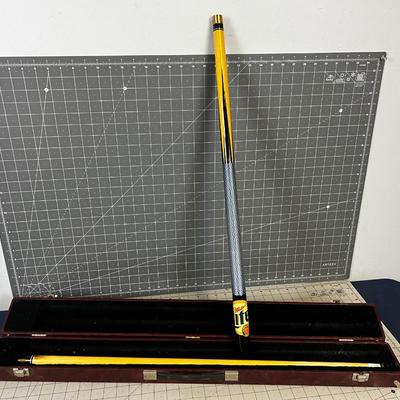 Miller Lite Pole Cue with Case 