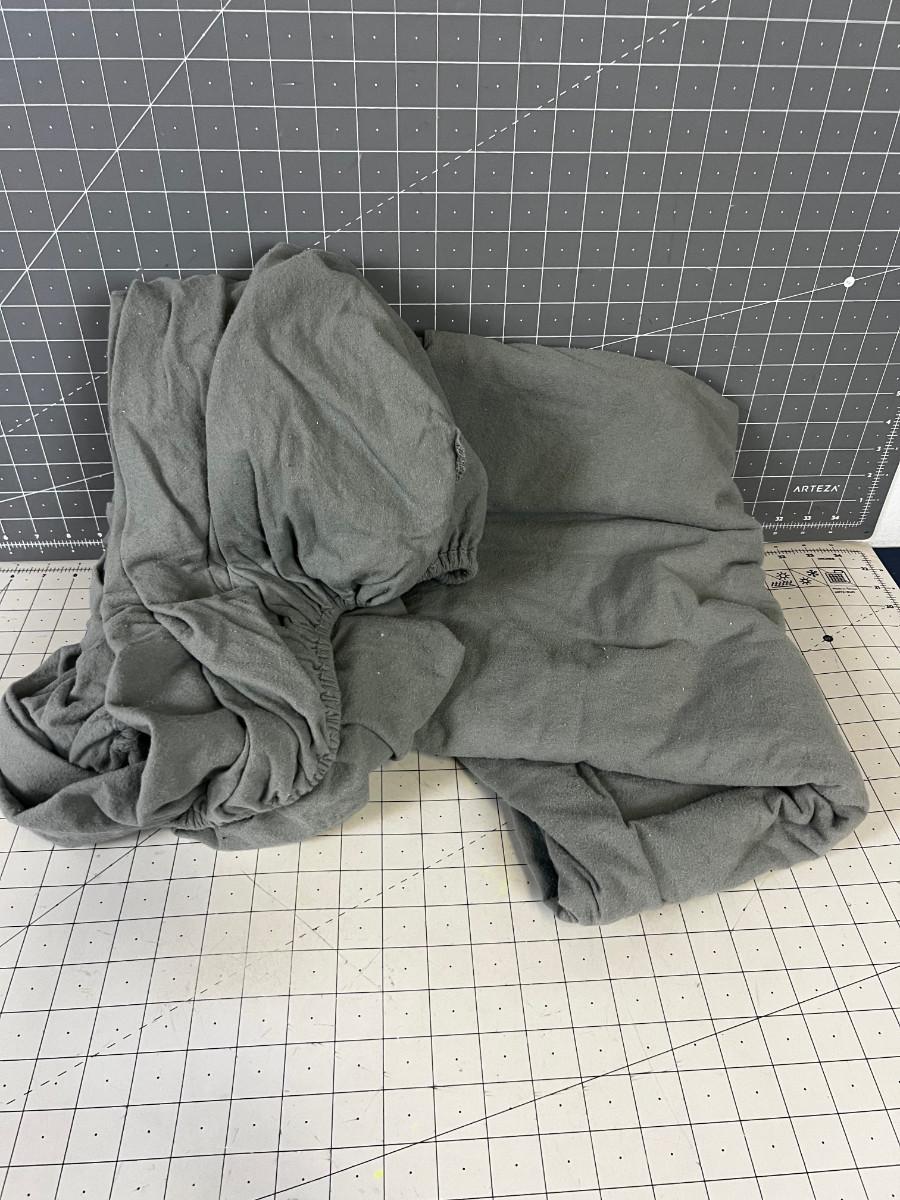 Gray Flannel Twin Sheets | EstateSales.org