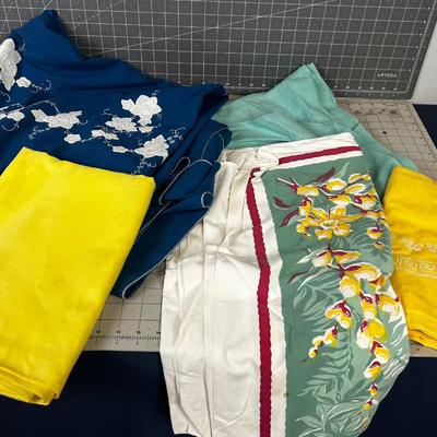 (5) Lot of Table Cloths 
