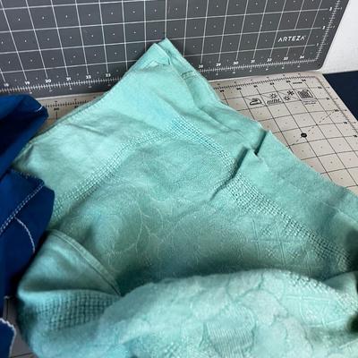 (5) Lot of Table Cloths 