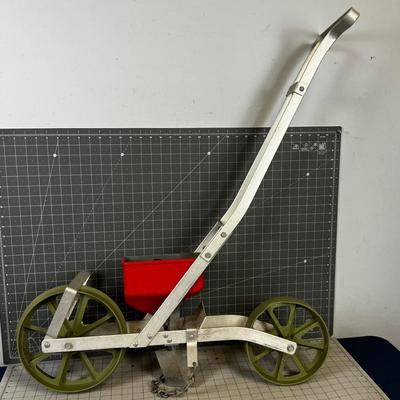 Procession Garden Seeder 