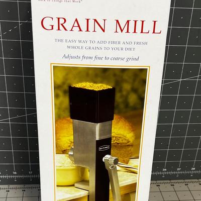 BACK TO BASICS Grain Mill 