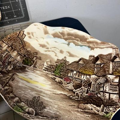 ANTIQUE - OLDE ENGLISH COUNTRYSIDE  Large set of China. 