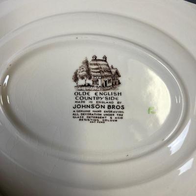 ANTIQUE - OLDE ENGLISH COUNTRYSIDE  Large set of China. 