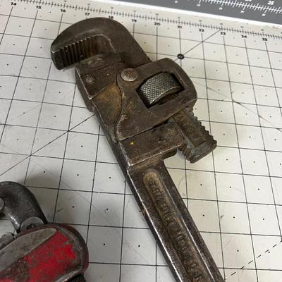 2 Pipe Wrenches 