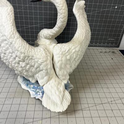 BOEHM Edward Boehm Studio Trumpeter Swan Official 1985 Porcelain Sculpture of the Audio Society. 