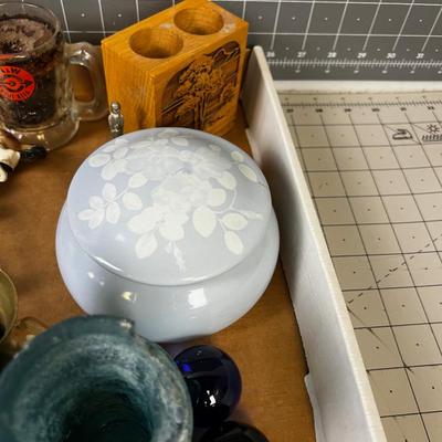 TRAY Vintage Sculpture, Jar, A& W mug 