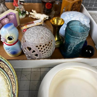 TRAY Vintage Sculpture, Jar, A& W mug 