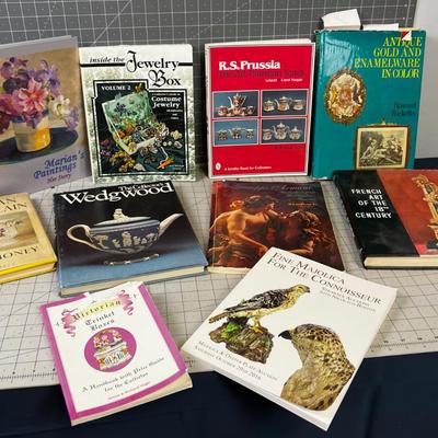 COLLECTOR BOOKS: Wedgewood, Armani, Jewelry French Art ETC.  