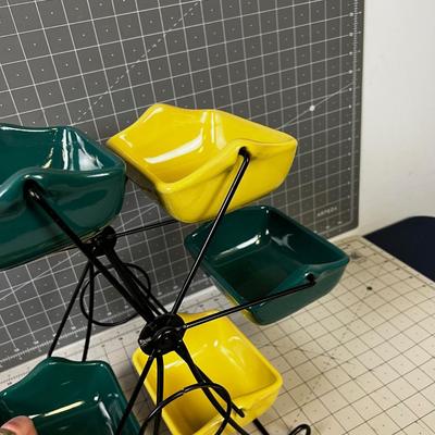 Very Cool Condiment Server. AWESOME! Green and Yellow 