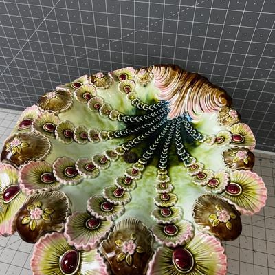 Superb Majolica Centerpiece Shell Fruit Bowl 