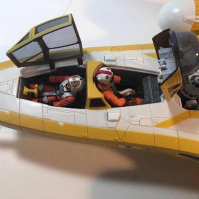 Star Wars Y- wing with pilots and droid, BTL-B Y-Wing that was active during the Clone War