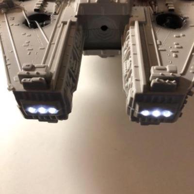 1049 - Star Wars Millennium Falcon, with Chewbacca and Han Solo action figures