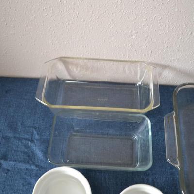 LOT 31. GLASS BOWLS AND PANS