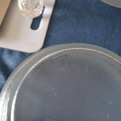 LOT 33. KITCHEN ITEMS