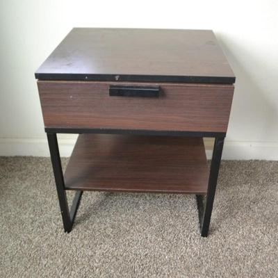 LOT 36. NIGHT STAND