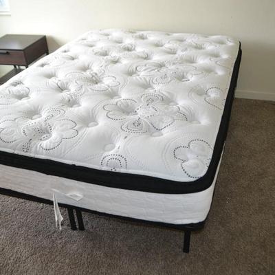 LOT 39. FULL SIZE MATTRESS AND METAL FRAME BASE
