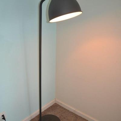 LOT 40    70" TALL FLOOR LAMP