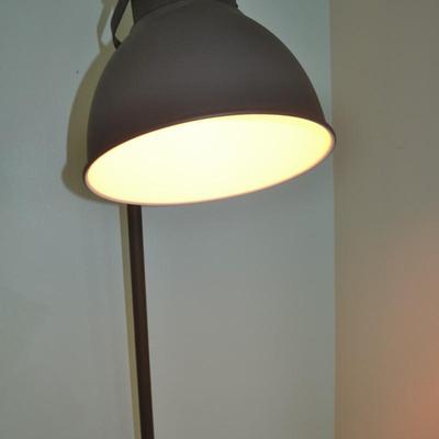 LOT 40    70" TALL FLOOR LAMP